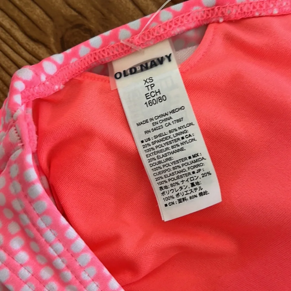 Host pick !!! Old Navy swim top Xsmall pink with white polka dots nwt
